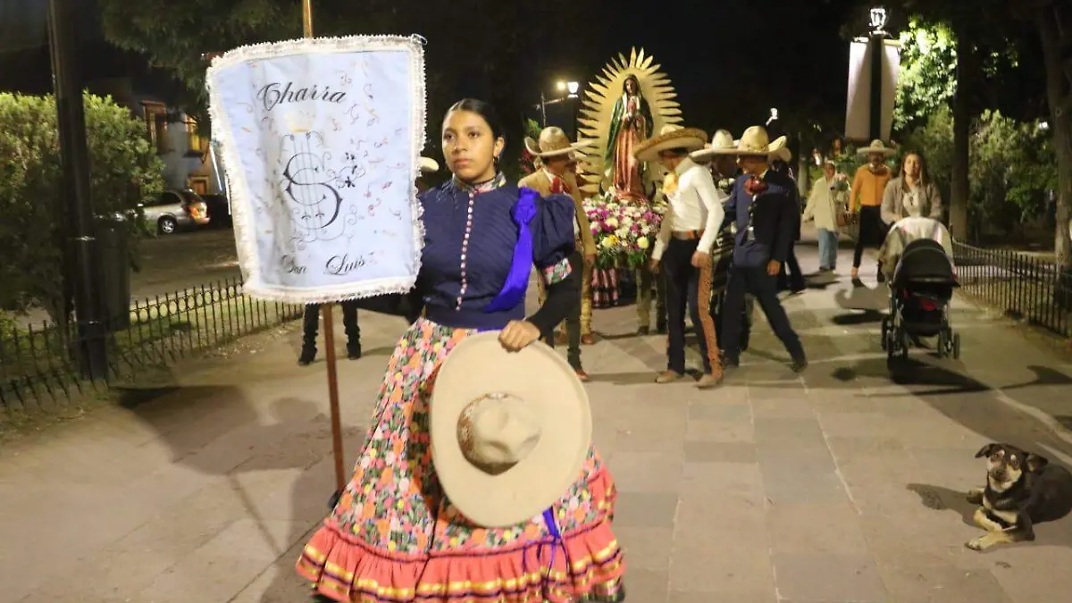 Charros muestran su fe a su reina la Virgen de Guadalupe (6)